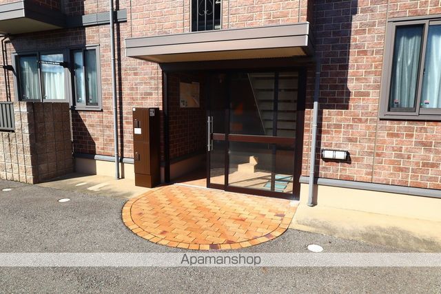 ウィルモア弐番館の玄関写真