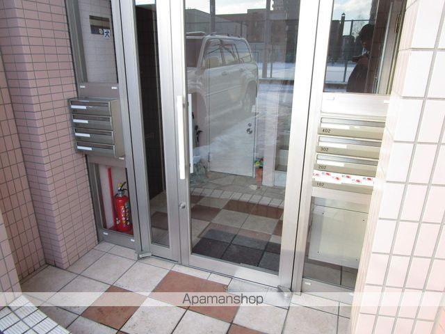 グランメール学園前の玄関写真
