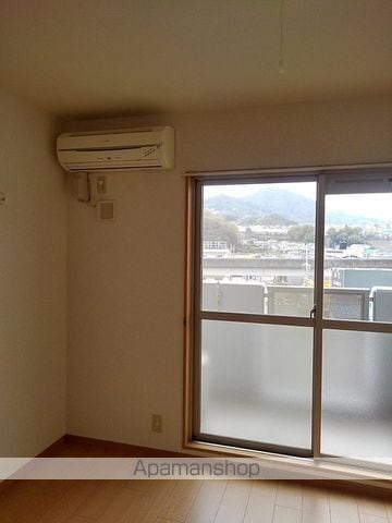 タウニーヒルズIIの内装写真
