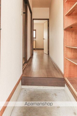 徳島線 小島駅 徒歩40分 2階建 築38年の内装写真