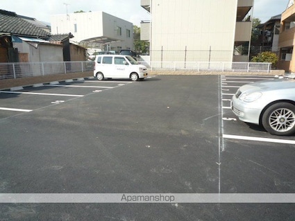 コンフォース長等[1K/24.84m2]の駐車場2