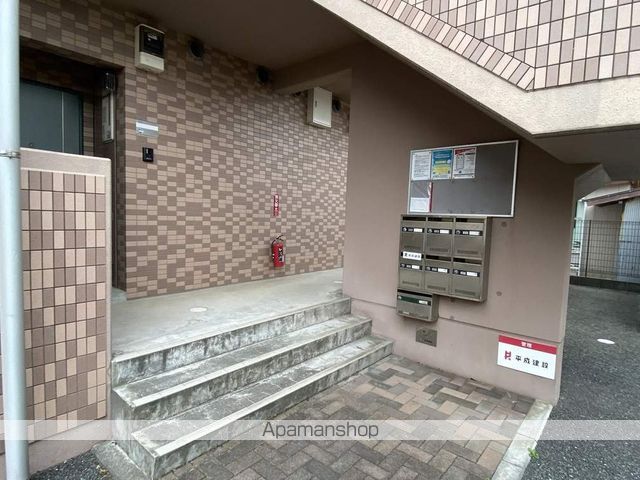 ラフィーネ壱番館の玄関写真