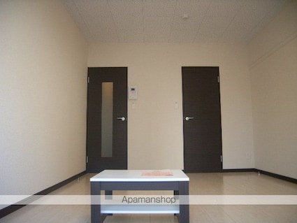 レオネクスト立花[1K/27.35m2]のリビング・居間2