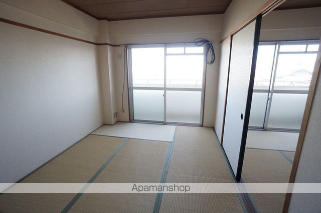 萬有家具ビルの内装写真