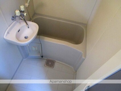 徳島県徳島市吉野本町６丁目[1K/21.53m2]のバス