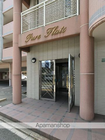 PURE FLATSの玄関写真