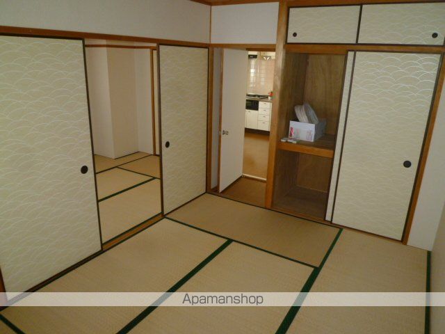 ロイヤルハイツ新芦屋の内装写真