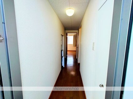 レオパレスＭＹ中山[1K/26.08m2]の玄関