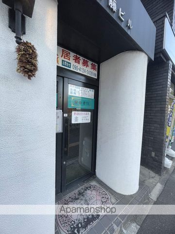 斉藤ビルの玄関写真