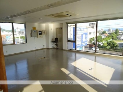 シーサイドビル[事務所/59m2]のリビング・居間