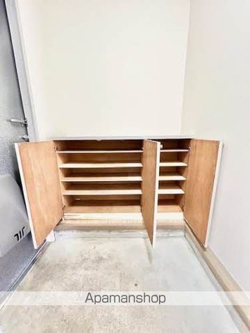 フレグランス床波STの内装写真