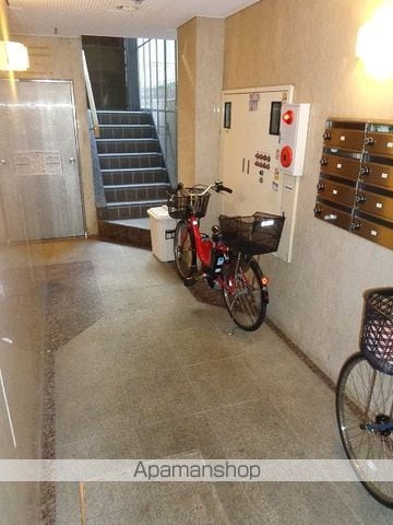 KBCビルの玄関写真