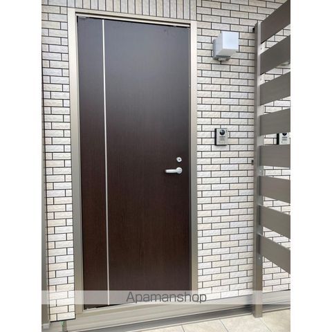 クレール岡田の玄関写真