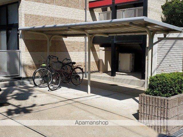レオパレススプルースの玄関写真