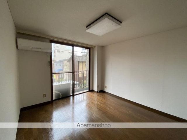円尾マンションの内装写真