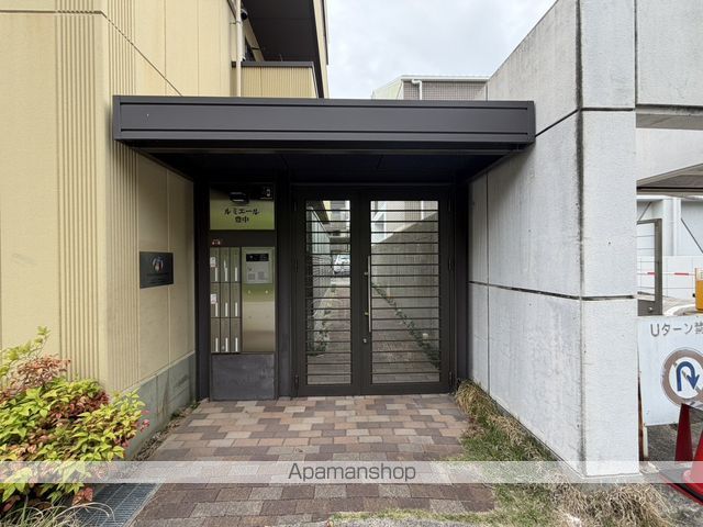 Lumiere豊中の玄関写真