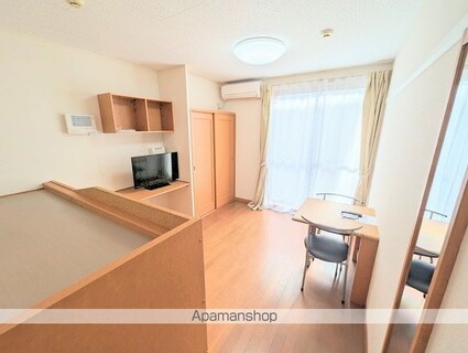 レオパレス源藤[1K/21.81m2]のリビング・居間1