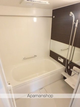 Ｒａｆｆｉｎｅ　Ｂｉｗａ[2LDK/65.46m2]のバス