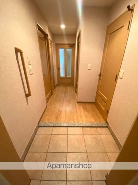 和歌山県和歌山市卜半町[2LDK/52.42m2]の玄関