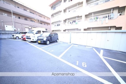 ミネセイビル[3LDK/69.54m2]の駐車場