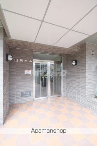 山咲ビルの玄関写真