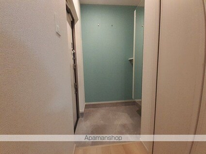 カンパニュール[1K/31.21m2]の玄関