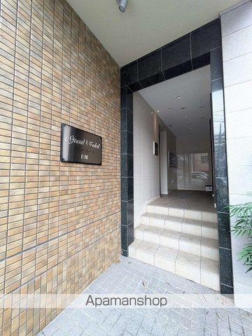 グランドソレーユ稲川の玄関写真