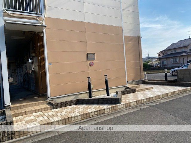 レオパレスエトワールの玄関写真