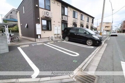 フォンターナ・ルチア[1R/35.96m2]の駐車場2