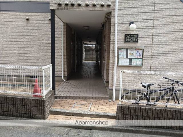 レオパレスイキ明大前の外観写真