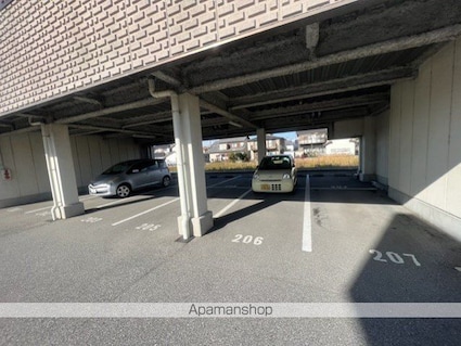 松ぼっくり[2LDK/77.64m2]の駐車場