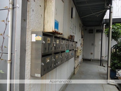 東京都世田谷区若林１丁目[1K/17m2]のエントランス