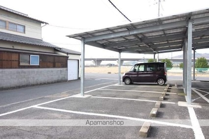 岡山県岡山市北区野殿東町[1R/26.8m2]の駐車場