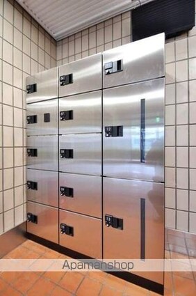 ヒカリホールディングスビル[3LDK/77.12m2]の共用部2