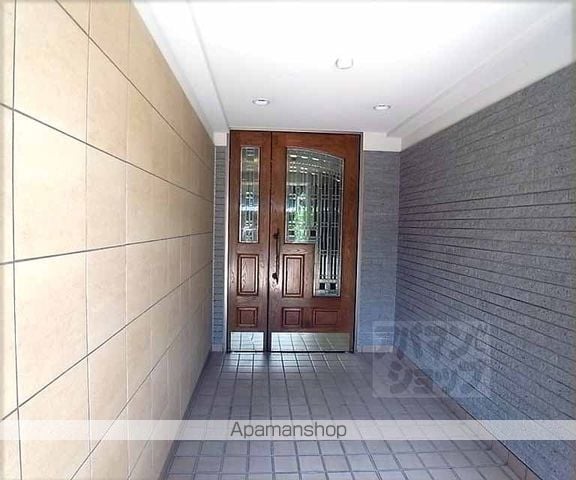 押小路フラットの玄関写真