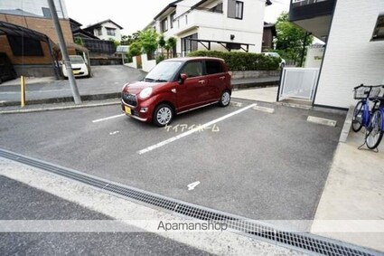 レオパレスサンフラワー中庄[1K/19.87m2]の駐車場2