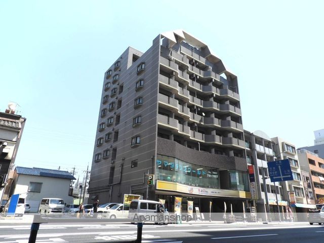 ビバーン平尾駅前の玄関写真