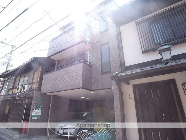 アイ・アール六角の外観写真