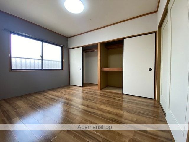 グランデュール高柳 A棟の内装写真