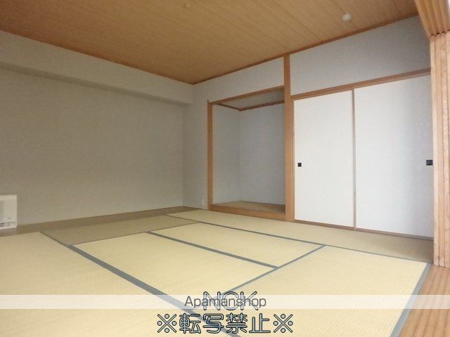 エルミタージュユリの内装写真