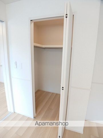 ＪＲ山陽本線 土山駅 バス乗車時間：12分 最寄りバス停で下車 徒歩4分 2階建 築2年の内装写真