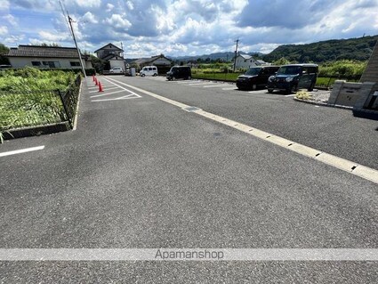 ベラ　カンパーニャ　Ｂ[2DK/50.12m2]の駐車場