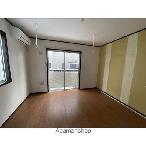 La route中町の内装写真