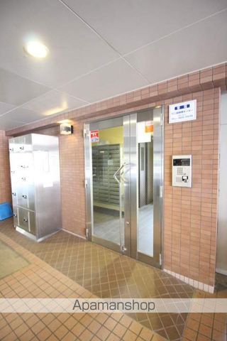 ミラバ札幌中央の玄関写真