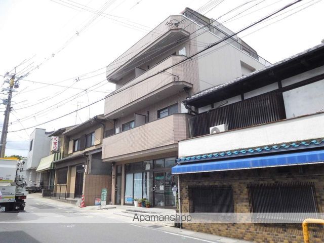 川上マンションの外観写真