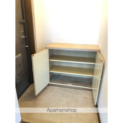 メゾン志賀[1LDK/38.36m2]の玄関