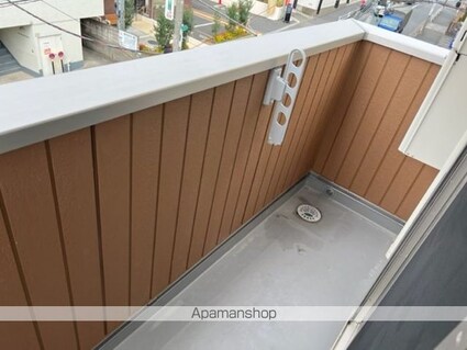 アンジュール中野[1LDK/42.39m2]のバルコニー
