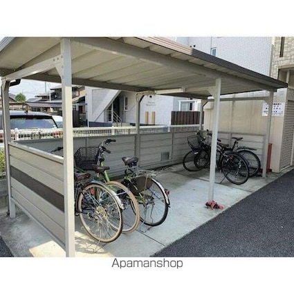 愛知県春日井市西本町２丁目[2LDK/61.56m2]のエントランス