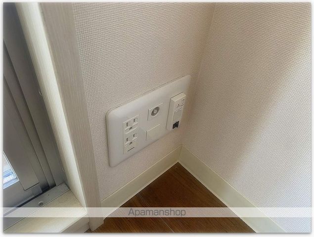 コーラルポワント難波WESTの内装写真