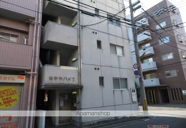 セキヤハイツの玄関写真